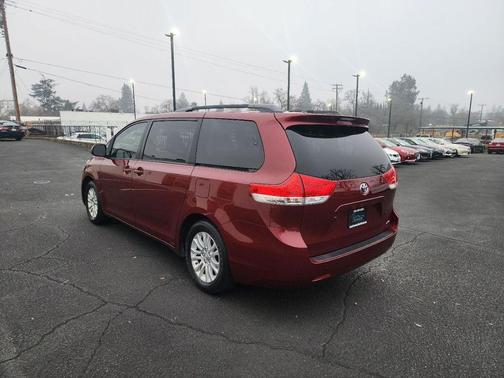 2012 Toyota Sienna XLE