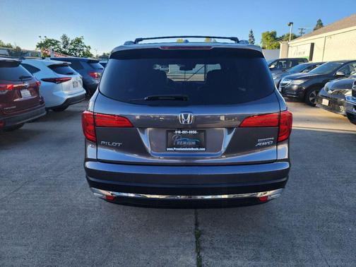 Modern Steel Metallic 2016 Honda Pilot Touring