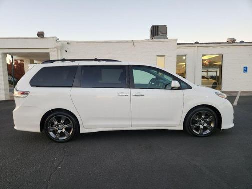 2016 Toyota Sienna SE
