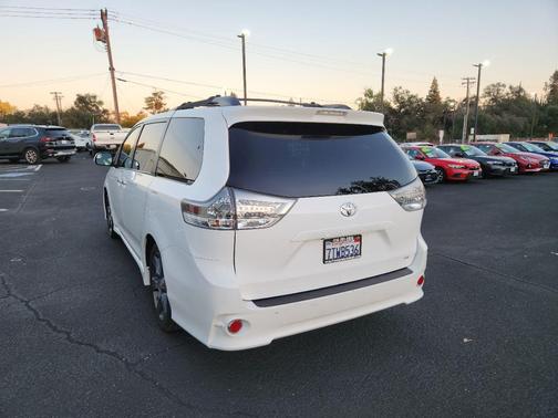 2016 Toyota Sienna SE