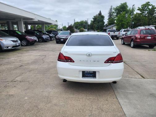 Blizzard Pearl 2008 Toyota Avalon XLS