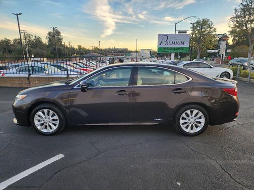 2014 Lexus ES 300h Base