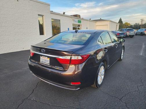 2014 Lexus ES 300h Base