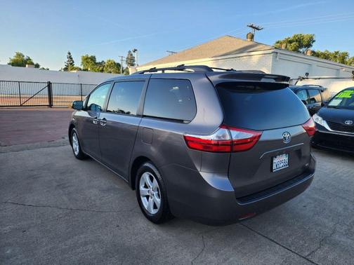 Predawn Gray Mica 2017 Toyota Sienna LE