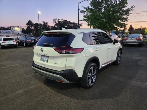 2021 Nissan Rogue SL