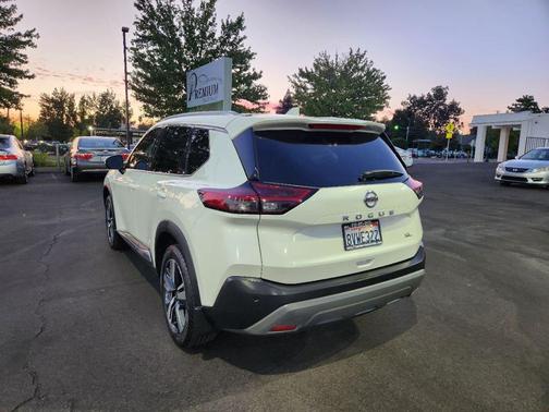 2021 Nissan Rogue SL