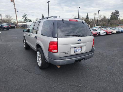 2002 Ford Explorer XLS