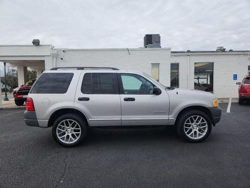 2002 Ford Explorer XLS
