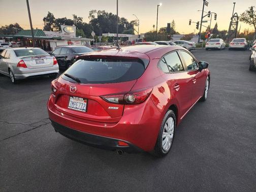 2015 Mazda Mazda3 i Sport