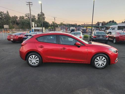2015 Mazda Mazda3 i Sport