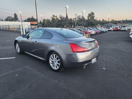 2011 INFINITI G37 Journey