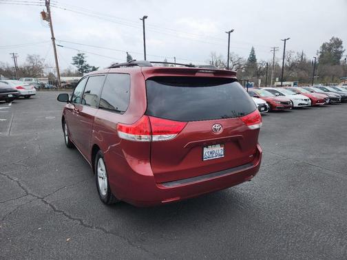 2011 Toyota Sienna LE