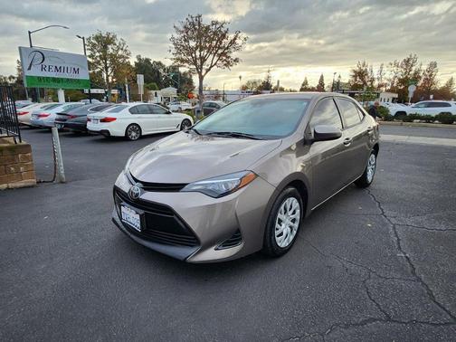2017 Toyota Corolla LE