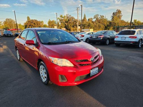 2011 Toyota Corolla LE