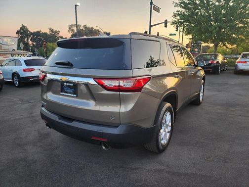 2020 Chevrolet Traverse LT Cloth