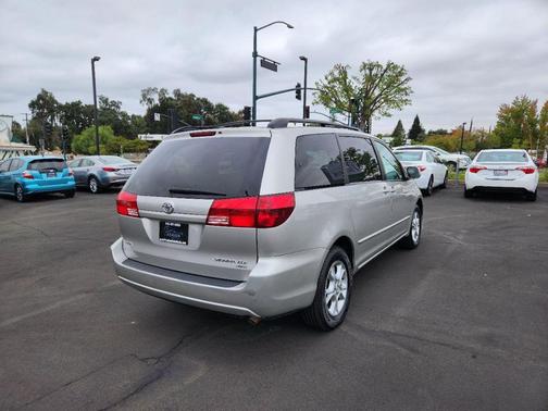2004 Toyota Sienna XLE Limited