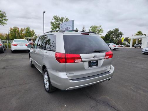 2004 Toyota Sienna XLE Limited