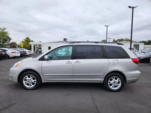 2004 Toyota Sienna XLE Limited