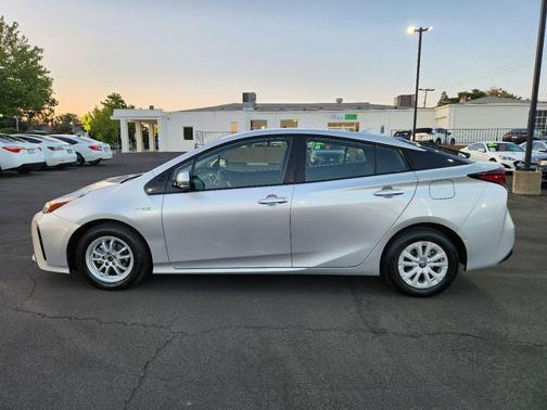 2019 Toyota Prius LE