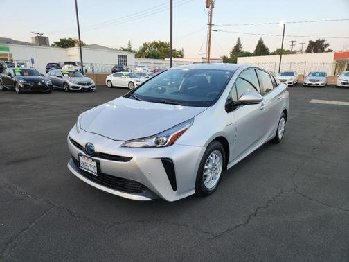 2019 Toyota Prius LE
