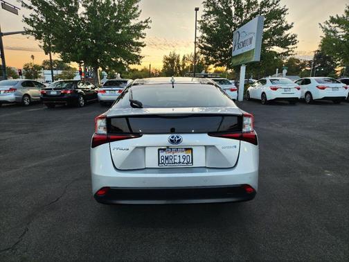 2019 Toyota Prius LE