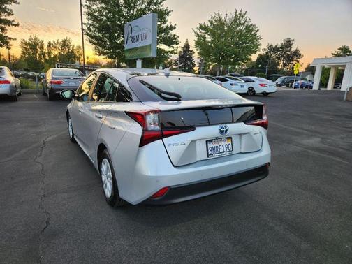 2019 Toyota Prius LE