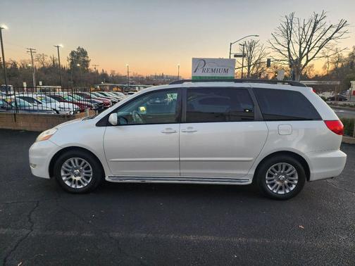 2007 Toyota Sienna XLE