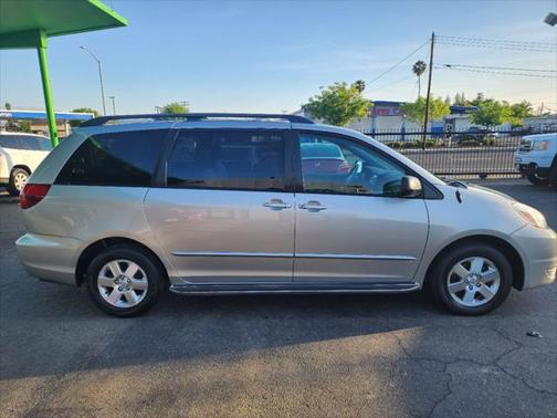2005 Toyota Sienna LE
