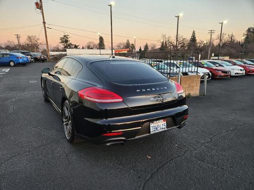 2014 Porsche Panamera 4