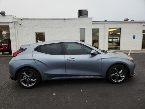 2020 Hyundai Veloster 2
