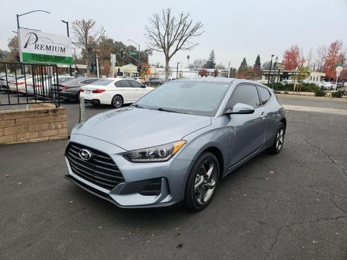 2020 Hyundai Veloster 2
