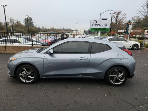 2020 Hyundai Veloster 2