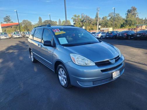 2004 Toyota Sienna CE