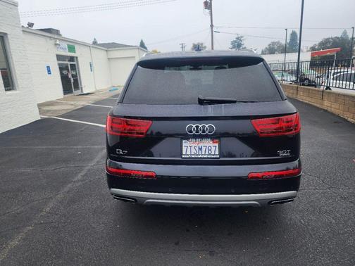 2017 Audi Q7 3.0T Premium