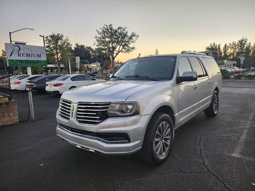 2015 Lincoln Navigator Base