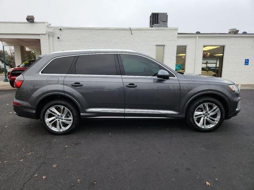 2020 Audi Q7 45 Premium Plus