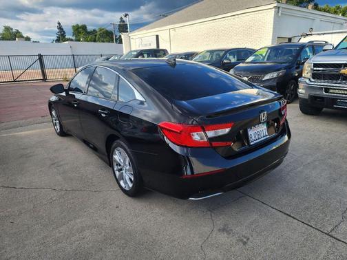 Crystal Black Pearl 2019 Honda Accord LX