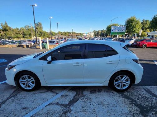 White 2020 Toyota Corolla SE