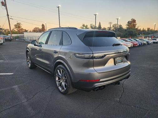 2021 Porsche Cayenne Cayenne