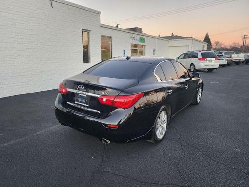 2015 INFINITI Q50 Premium