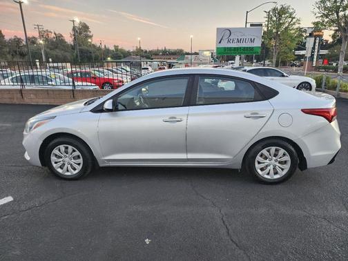 2019 Hyundai Accent SE
