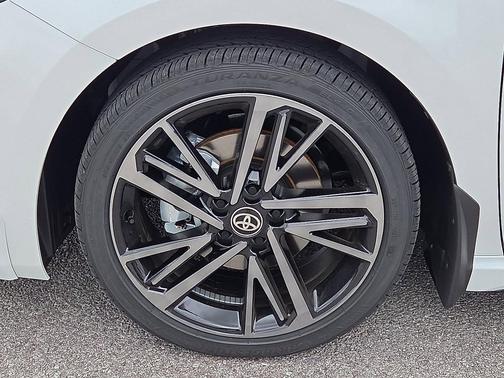 Wind Chill Pearl 2026 Toyota Camry XSE