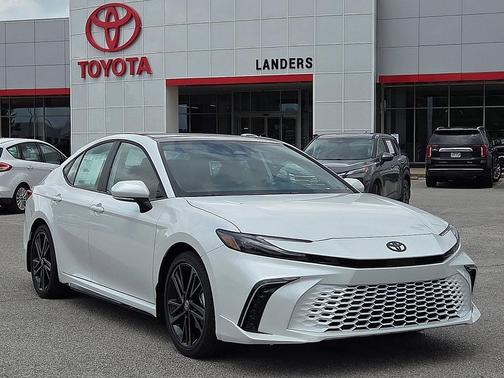 Wind Chill Pearl 2026 Toyota Camry XSE