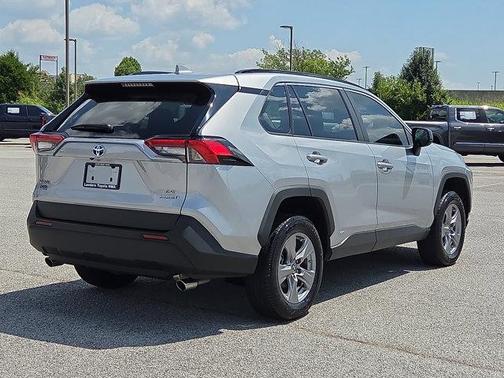 2024 Toyota RAV4 Hybrid SE