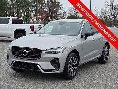 2024 Volvo XC60 B5 Core Dark Theme