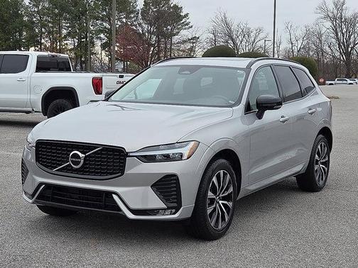 2024 Volvo XC60 B5 Core Dark Theme