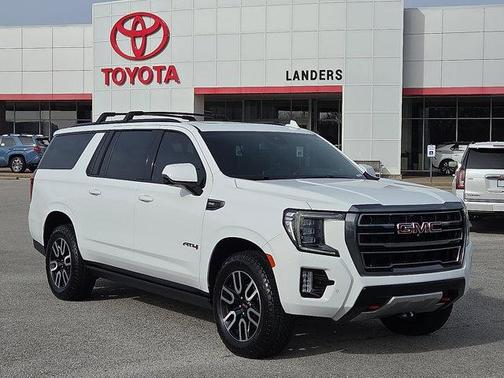 2023 GMC Yukon XL 4WD AT4