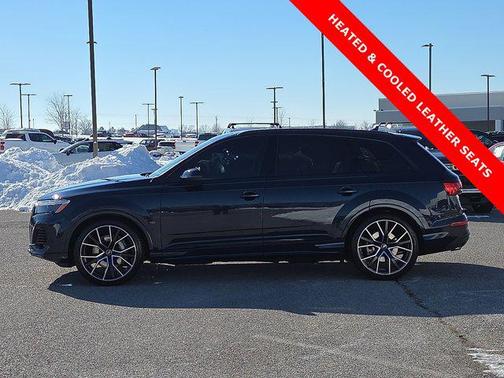 2025 Audi Q7 55 Premium Plus
