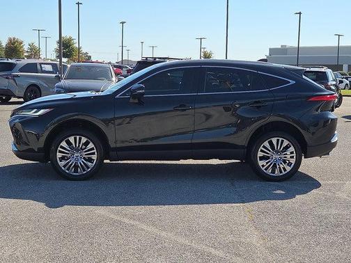 2022 Toyota Venza XLE