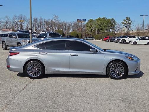 2025 Lexus ES 300h Luxury
